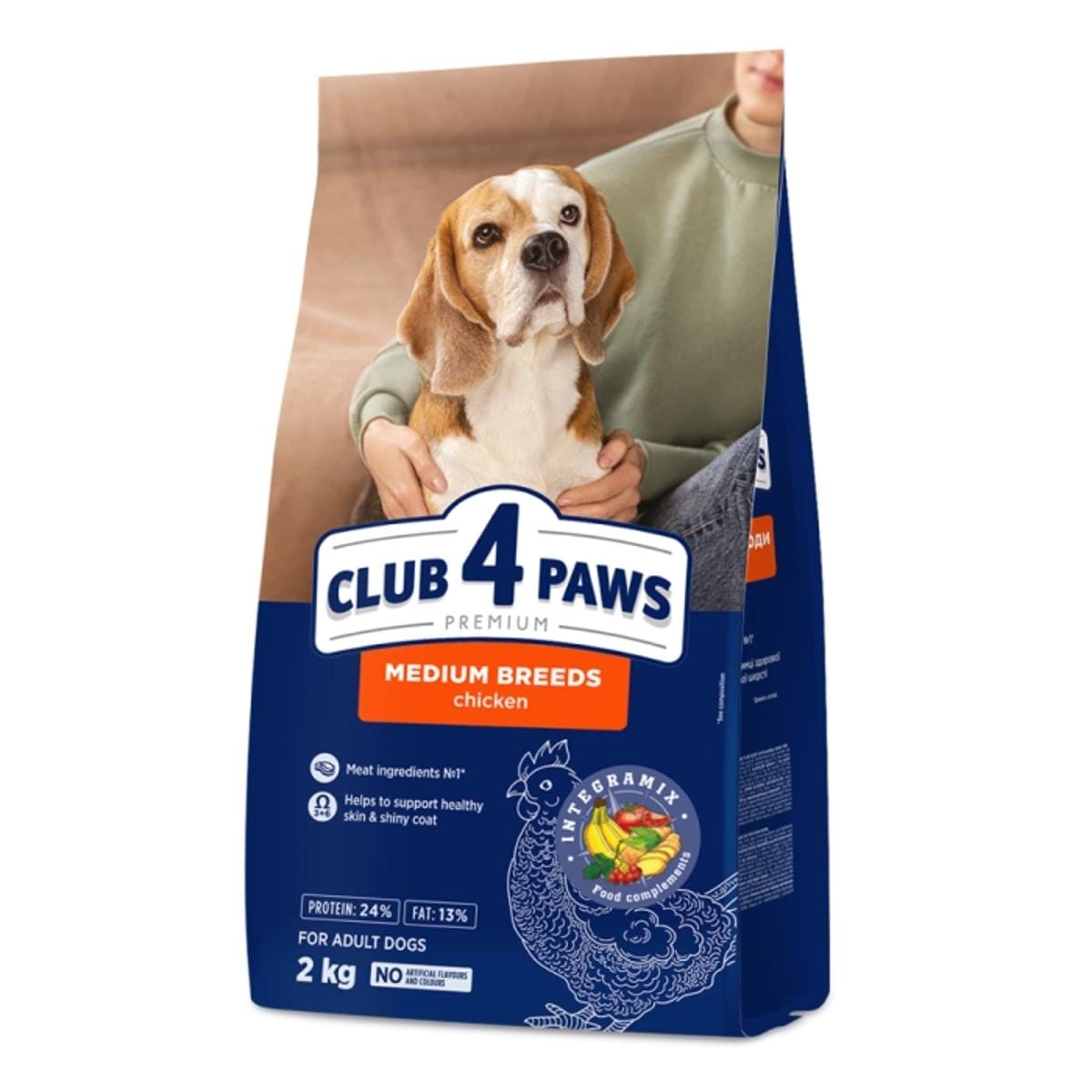 Корм для собак середніх порід CLUB 4 PAWS Пакет корму для собак середніх порід з зображенням бульдога на фоні.