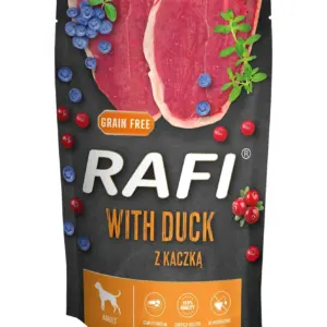 Пакет корму для собак з написом 'RAFI with duck', прикрашений ягодами і зеленню.