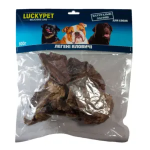Пакет з натуральними ласощами для собак, що містить яловичі легені.