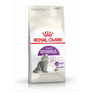Пакет корму для котів Royal Canin Sensible з зображенням кота на упаковці.