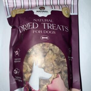 Пакет з натуральними сушеними ласощами для собак з ілюстрацією собак на передньому плані.