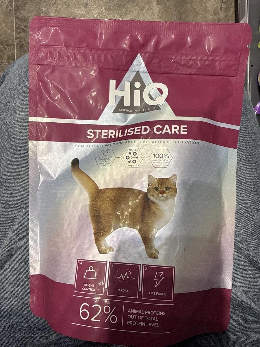 Корм для котів HiQ Пакет корму для стерилізованих котів марки HiQ.