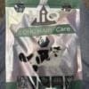 Пакет корму для котів з довгою шерстю марки HiQ.