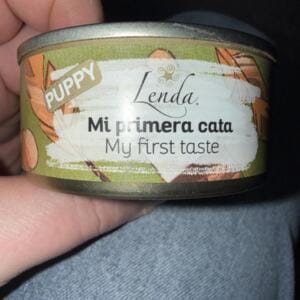 Консервна банка для собак з написом "Mi primera cata" та логотипом Lenda.