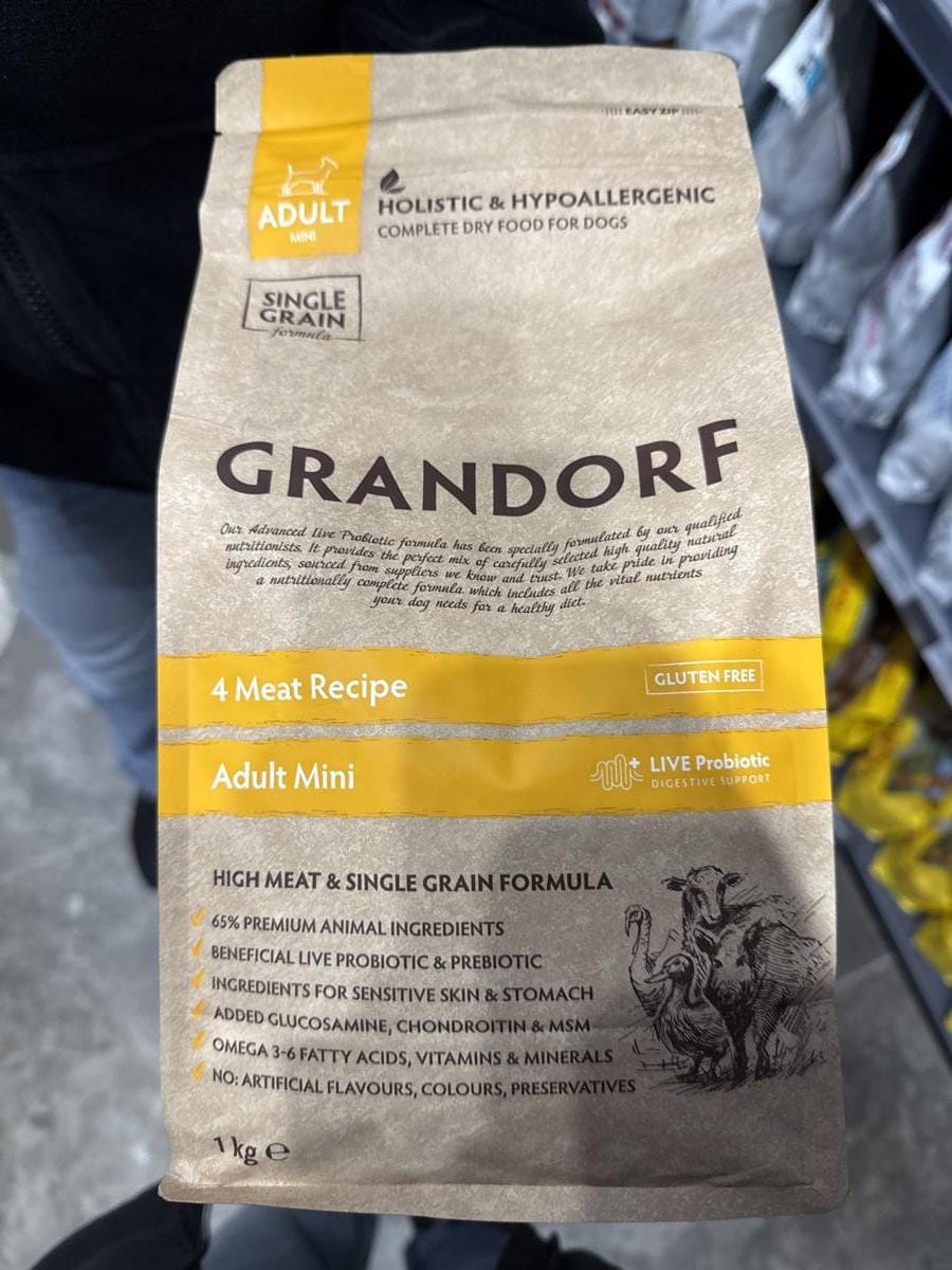 Сухий корм для собак Grandorf Пакет сухого корму для собак Grandorf з інформацією про склад та переваги продукту.
