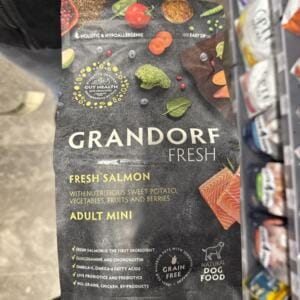 Пакет корму для собак Grandorf Fresh з лососем та овочами.