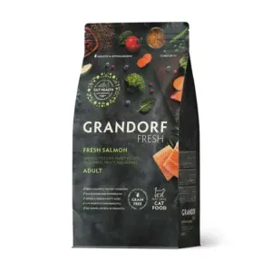 Пакет корму для котів Grandorf з свіжим лососем та овочами.