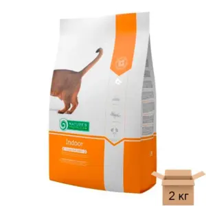 Пакет з кормом для котів Indoor від Nature's Protection вагою 2 кг.